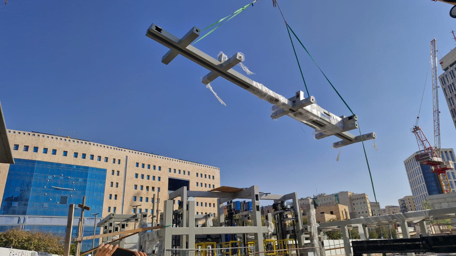 תחנת רכבת יצחק נבון — 6